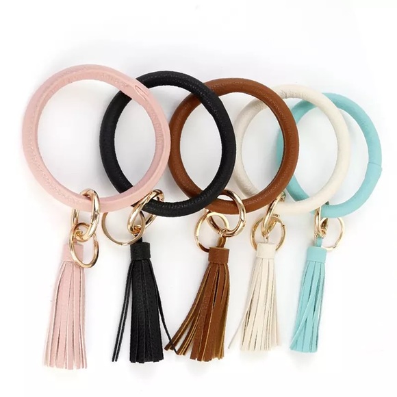 BLACK CIRCLE KEYCHAIN WRISTLET - Picture 12 of 14